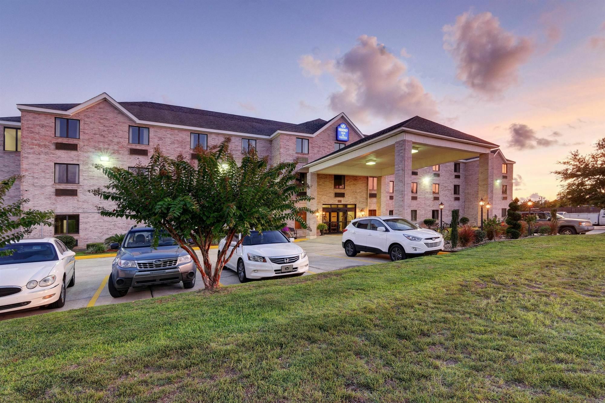 Regency Inn & Suites Biloxi Exterior foto